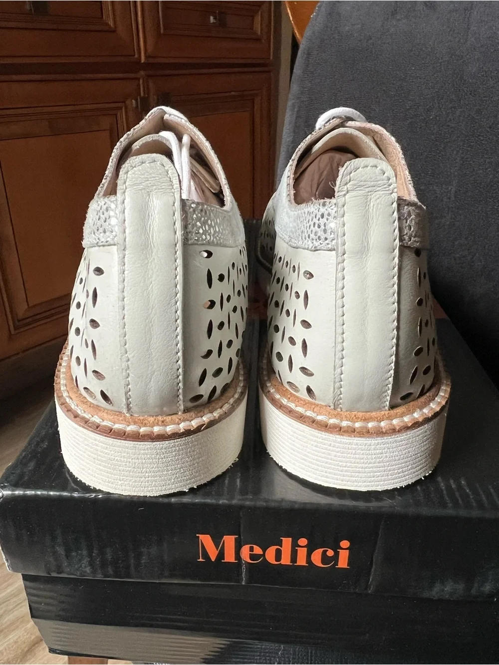 Medici Women's White Leather Perforated Derby W silver accent size 41(US10-10.5)